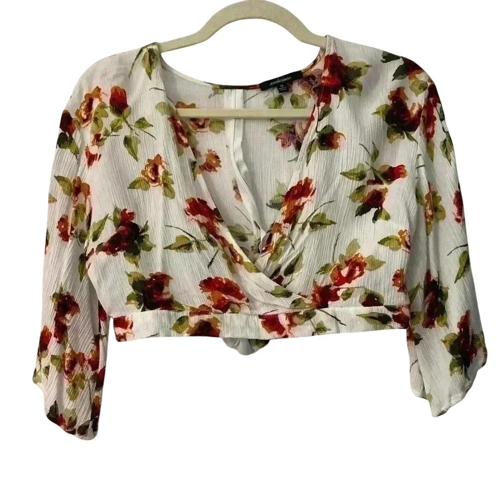 Ambiance Floral Surplice Crop Top Red Rose White V-Neck 70961 Womens Medium